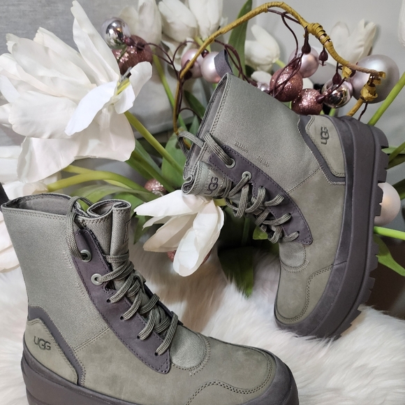 The UGG Lug Platform Lace-Up Combat Boot (Women)New - Picture 2 of 7